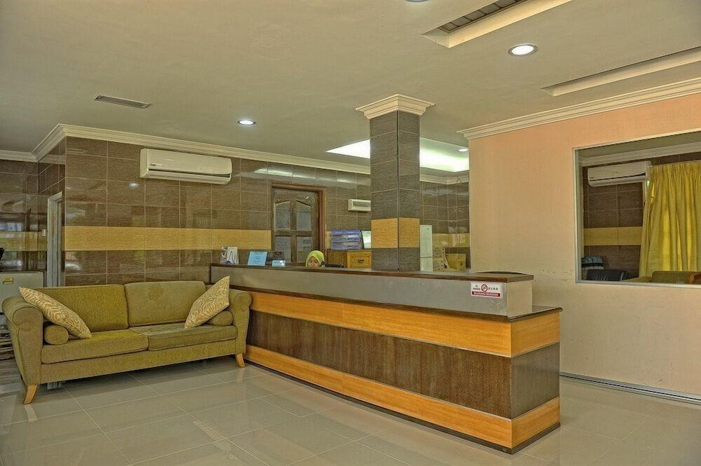 Penarak Bamboo Beach Motel Kuah Luaran gambar
