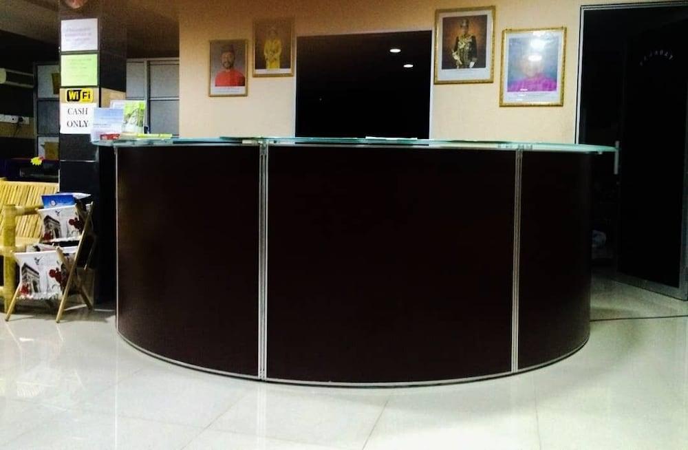 Penarak Bamboo Beach Motel Kuah Luaran gambar