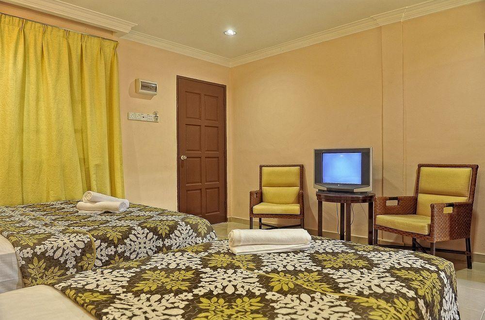 Penarak Bamboo Beach Motel Kuah Luaran gambar