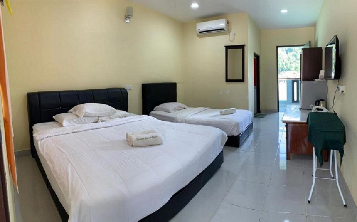 Penarak Bamboo Beach Motel Kuah Luaran gambar