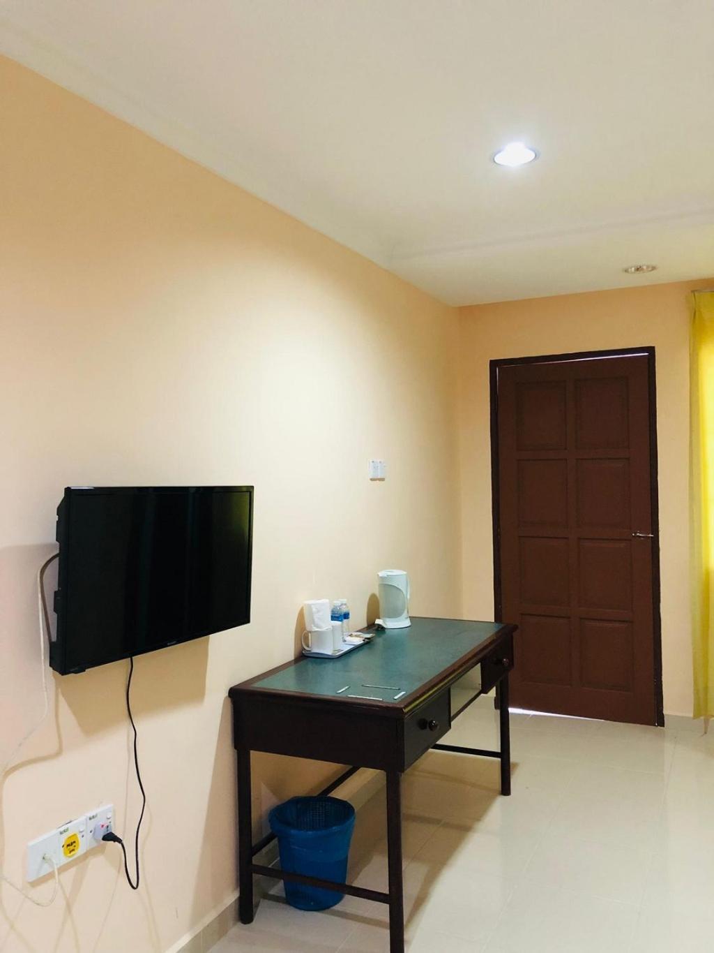 Penarak Bamboo Beach Motel Kuah Luaran gambar