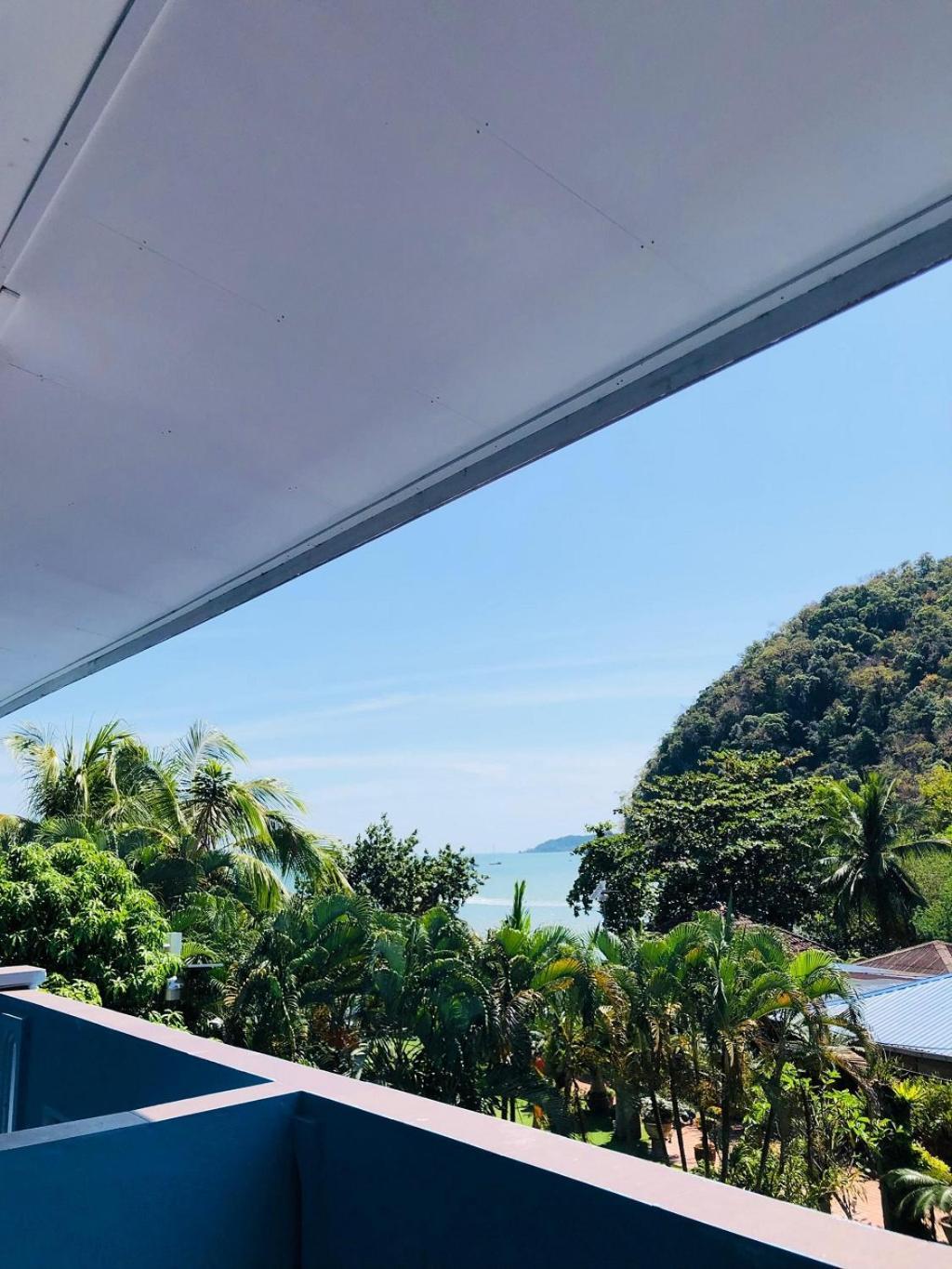 Penarak Bamboo Beach Motel Kuah Luaran gambar