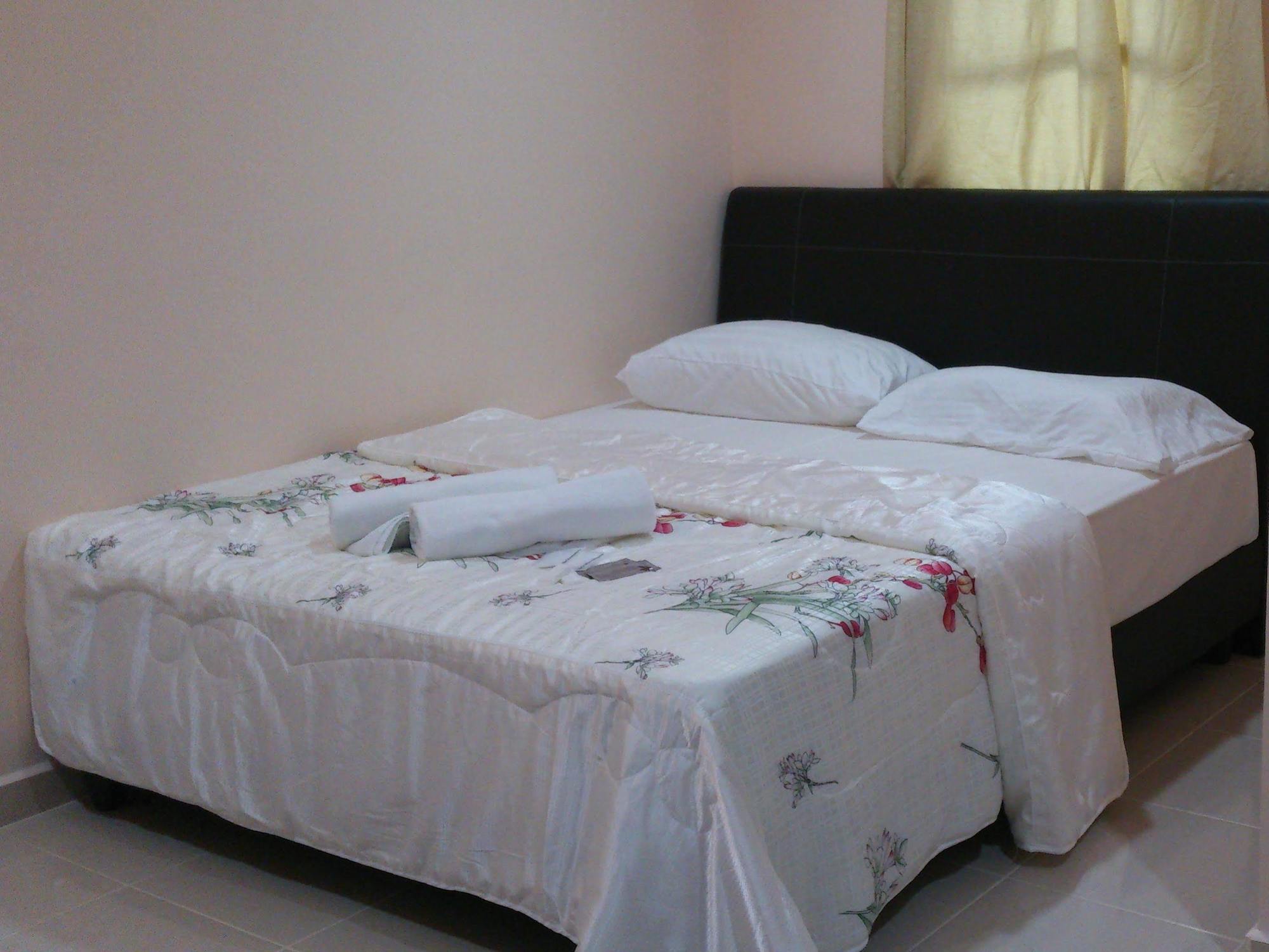Penarak Bamboo Beach Motel Kuah Luaran gambar